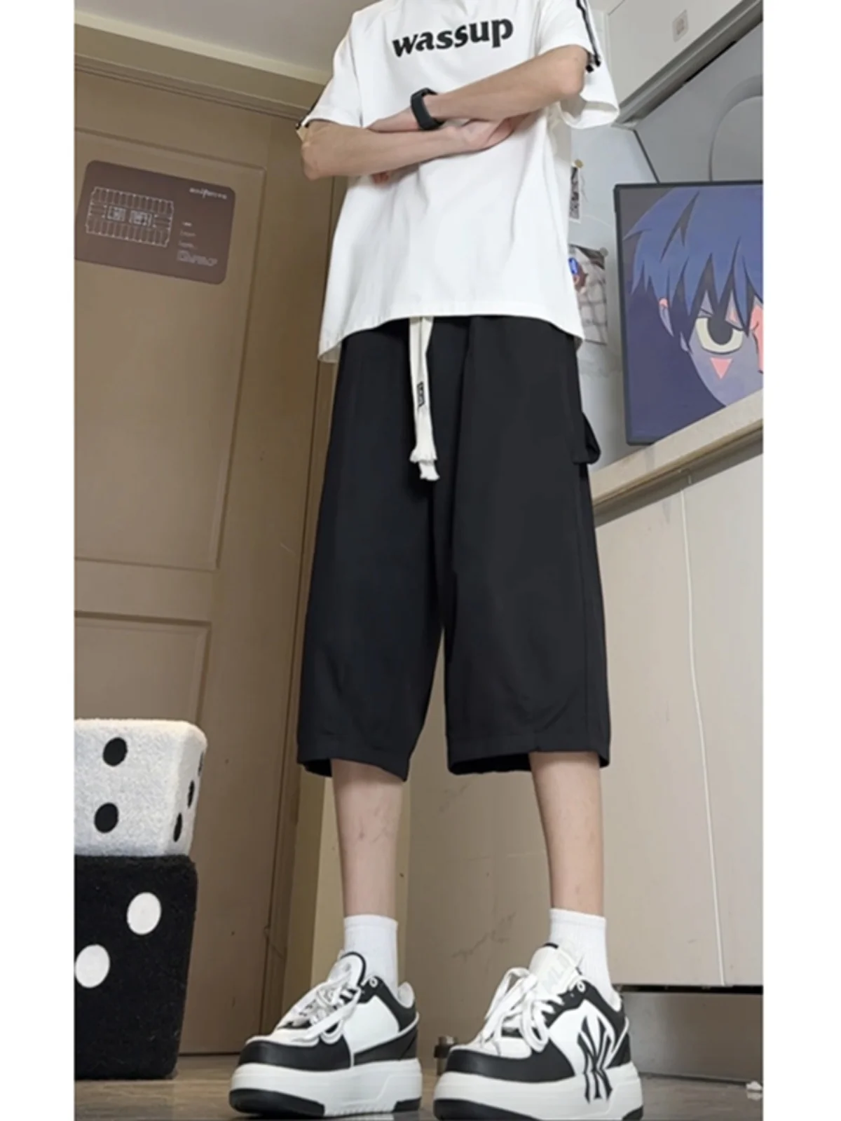 Мужские летние спортивные брюки из ледяного шелка, быстросохнущие, для подростков, больших размеров, длиной до колена, повседневные
Мужские летние спортивные брюки из ледяного шелка, быстросохнущие, для подростков, больших размеров, длиной до колена, повседневные