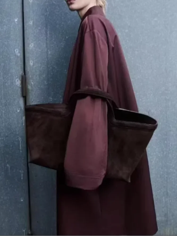 Elegant Solid Burgundy Oversized Overcoat Women Lapel Collar Zipper Buckle Mid-length Outerwear 2026 Lady Daily Commute Outwears
Elegant Solid Burgundy Oversized Overcoat Women Lapel Collar Zipper Buckle Mid-length Outerwear 2026 Lady Daily Commute Outwears