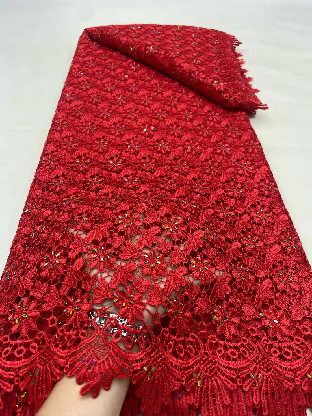 Роскошная сетчатая кружевная ткань с красными нигерийскими молочными шелковыми камнями 2025, высококачественная африканская французская гипюровая кружевная ткань для свадебного платья
Роскошная сетчатая кружевная ткань с красными нигерийскими молочными шелковыми камнями 2025, высококачественная африканская французская гипюровая кружевная ткань для свадебного платья