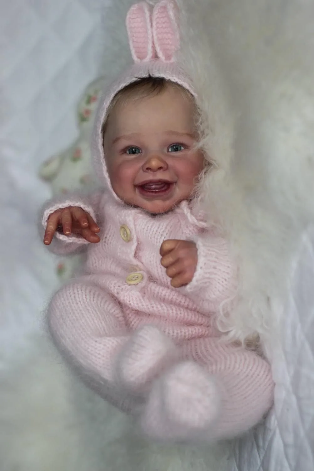 19inch Reborn Harper Smile Face Newborn Lifelike Soft Touch Cuddly Body Doll Handmade 3D Skin with Genesis Paint Visible Veins
19inch Reborn Harper Smile Face Newborn Lifelike Soft Touch Cuddly Body Doll Handmade 3D Skin with Genesis Paint Visible Veins