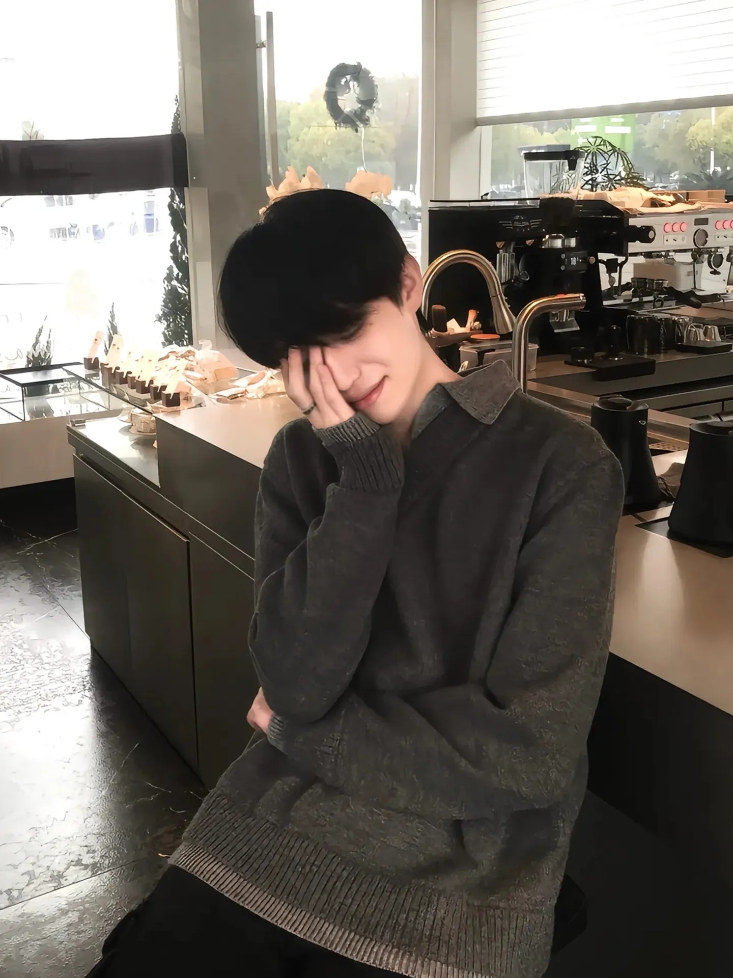 Korean Sle V-Ne Thiened Men's Knitted Sweater Winter Lazy Sle Base Layer American Sle Outerwear Comfortable Fit
Korean Sle V-Ne Thiened Men's Knitted Sweater Winter Lazy Sle Base Layer American Sle Outerwear Comfortable Fit