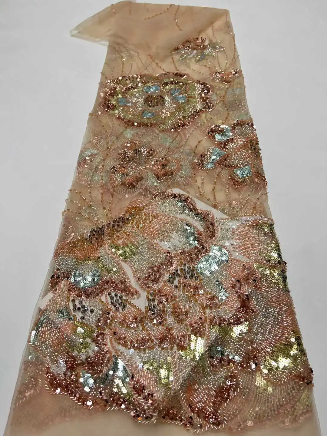 Элитная ткань с пайетками и вышивкой, африканское кружево, 5 ярдов, высокое качество, 2026, расшитое бисером кружево для пошива платьев
Элитная ткань с пайетками и вышивкой, африканское кружево, 5 ярдов, высокое качество, 2026, расшитое бисером кружево для пошива платьев