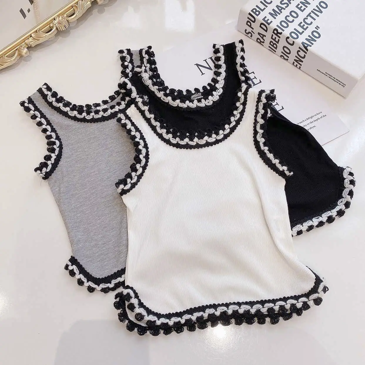 New girls vest summer 2022 new Korean version of children's sleeveless all-match top girls suspenders children's clothing
New girls vest summer 2022 new Korean version of children's sleeveless all-match top girls suspenders children's clothing