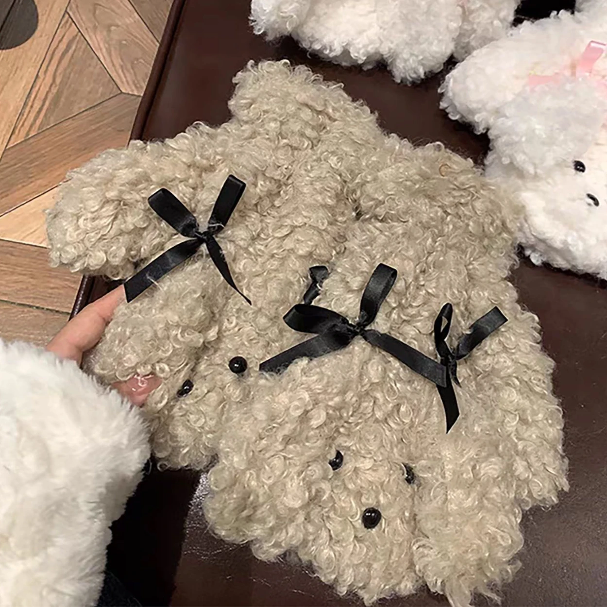 Miniso Cinnamoroll Glove Originality Curly Hair Bow All Inclusive Gloves Winter New Cute Modelling Keep Warm Halter Gloves
Miniso Cinnamoroll Glove Originality Curly Hair Bow All Inclusive Gloves Winter New Cute Modelling Keep Warm Halter Gloves
