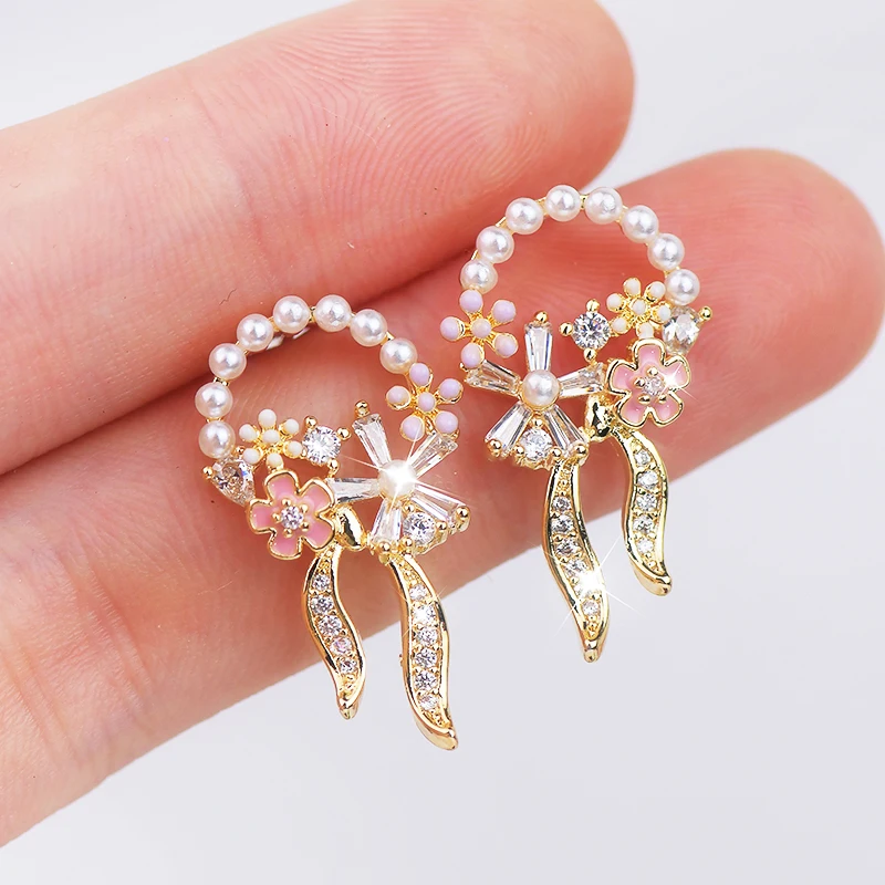 French Romantic Pink Color Flower Exquisite Bowknot Zircon Earrings for Women Simple Light Luxury Lady Pearl Stud Earring Gift
French Romantic Pink Color Flower Exquisite Bowknot Zircon Earrings for Women Simple Light Luxury Lady Pearl Stud Earring Gift