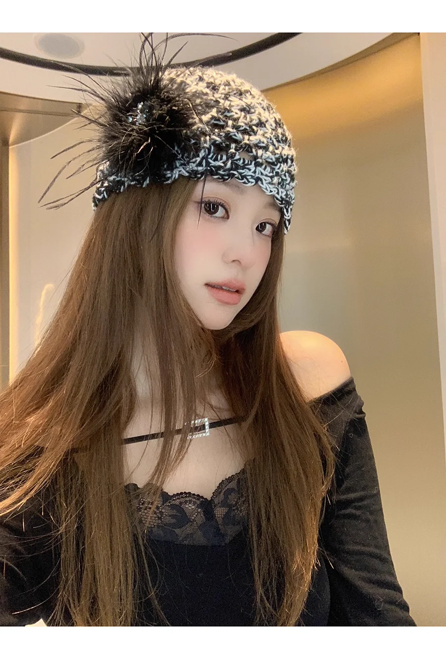 French Vintage Mixed Color Feather Decoration Knitted Beanie Women's Spring and Summer Hand-woven Hollow Crochet Slouch Skullies
French Vintage Mixed Color Feather Decoration Knitted Beanie Women's Spring and Summer Hand-woven Hollow Crochet Slouch Skullies