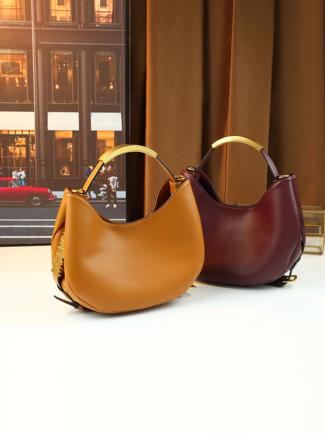 Stylish solid color metal letter design portable dumpling bag retro temperament large capacity women's bag
Stylish solid color metal letter design portable dumpling bag retro temperament large capacity women's bag