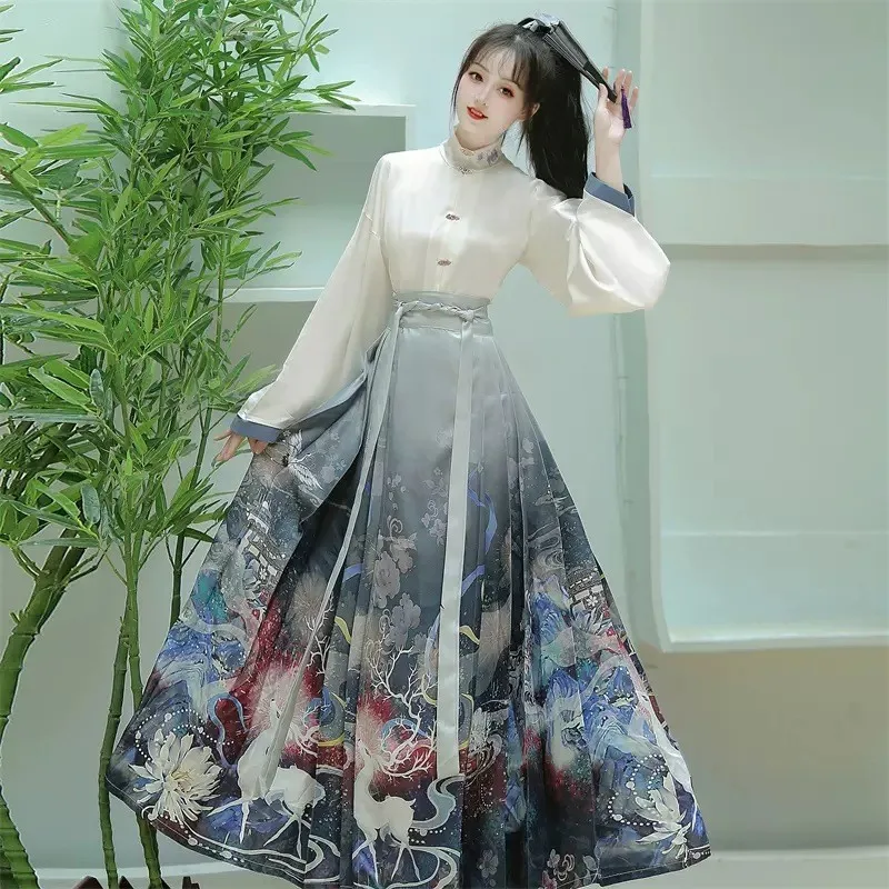 Юбка с конским лицом Hanfu, оригинальное традиционное женское платье династии Мин, модная юбка, повседневный комплект с юбкой с конским лицом, косплей
Юбка с конским лицом Hanfu, оригинальное традиционное женское платье династии Мин, модная юбка, повседневный комплект с юбкой с конским лицом, косплей
