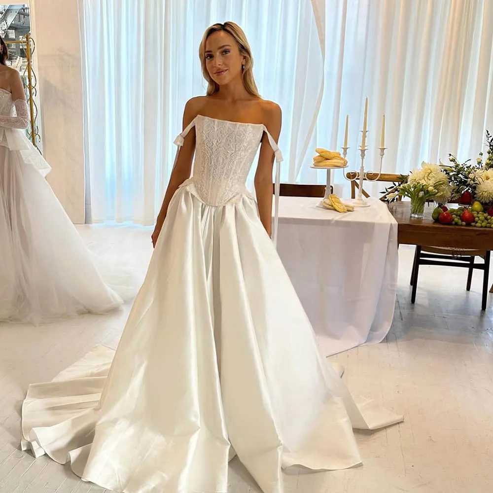 Vintage Off The Shoudler Strapless Bodice Lace Applique Bridal Grown Custom Made 2026 Vestido De Noival
Vintage Off The Shoudler Strapless Bodice Lace Applique Bridal Grown Custom Made 2026 Vestido De Noival