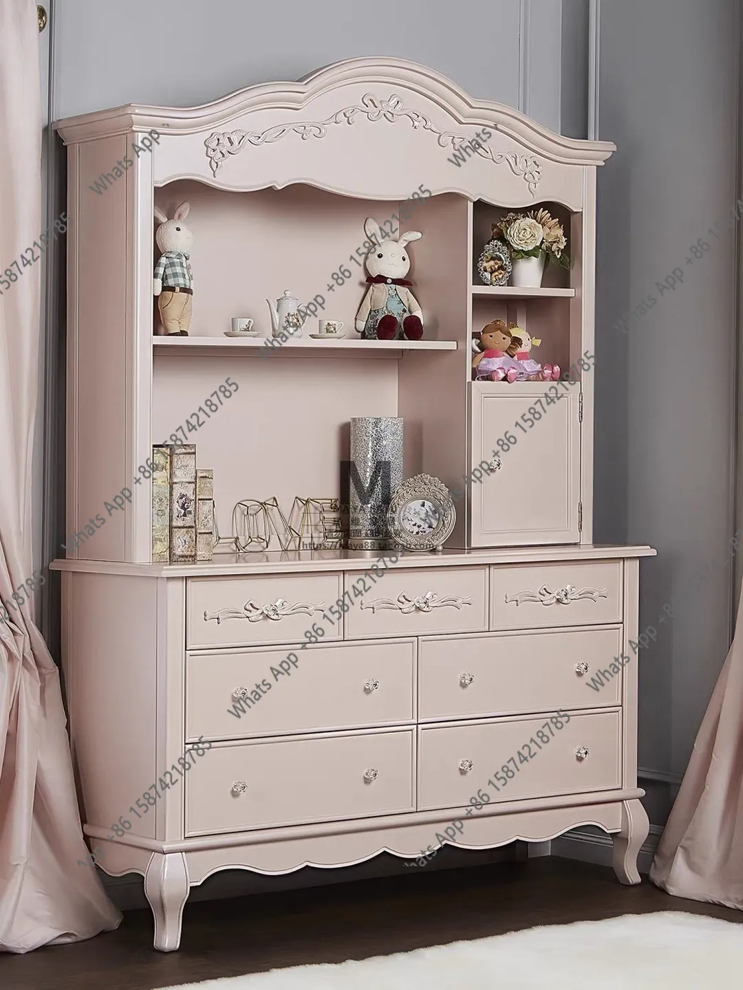 French solid wood carved storage cabinet, small apartment, American sideboard, designer style, fashionable and high-end
French solid wood carved storage cabinet, small apartment, American sideboard, designer style, fashionable and high-end