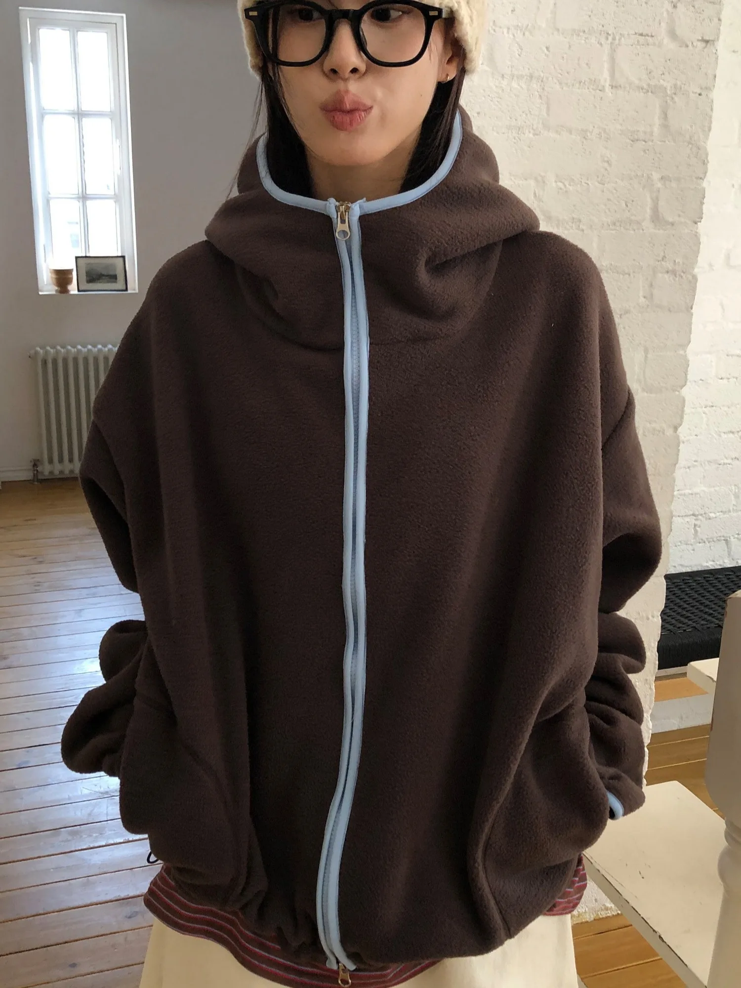 Korean Fashion Double-Sided Fleece Color Block Hoodie Women's Autumn Winter New Design Lazy Style Sweatshirt Outerwear
Korean Fashion Double-Sided Fleece Color Block Hoodie Women's Autumn Winter New Design Lazy Style Sweatshirt Outerwear