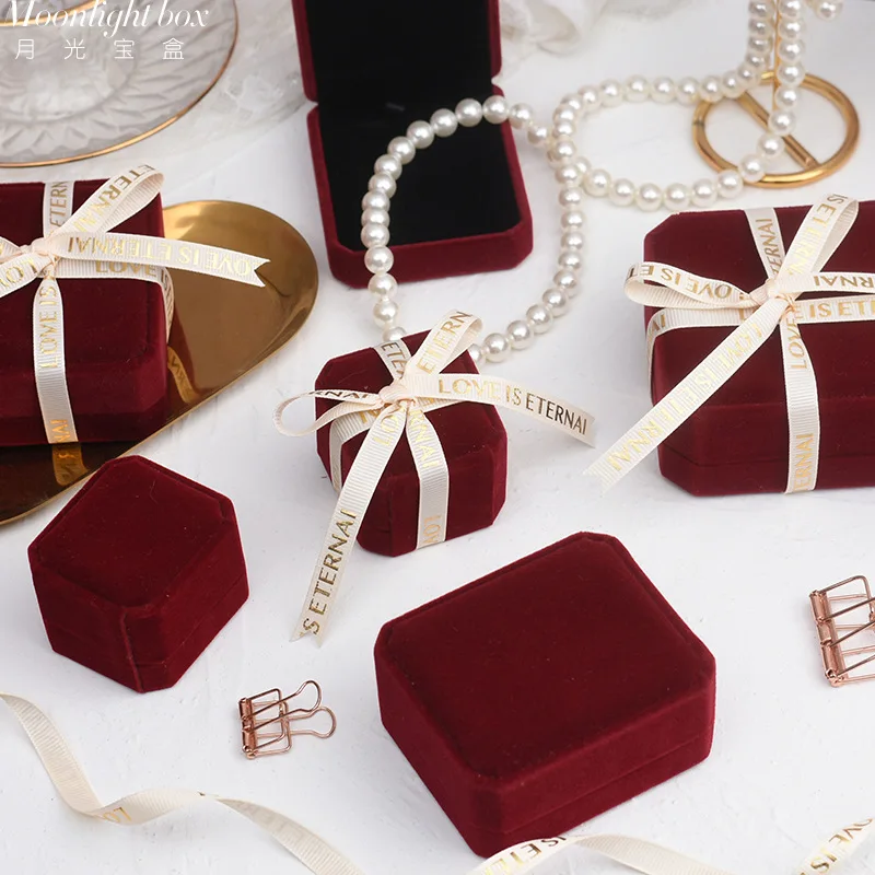 Customized. Vintage Velvet Jewelry Storage Box Customized High-End Exquisite Small Portable Jewelry Jewelry Box Ring Box
Customized. Vintage Velvet Jewelry Storage Box Customized High-End Exquisite Small Portable Jewelry Jewelry Box Ring Box