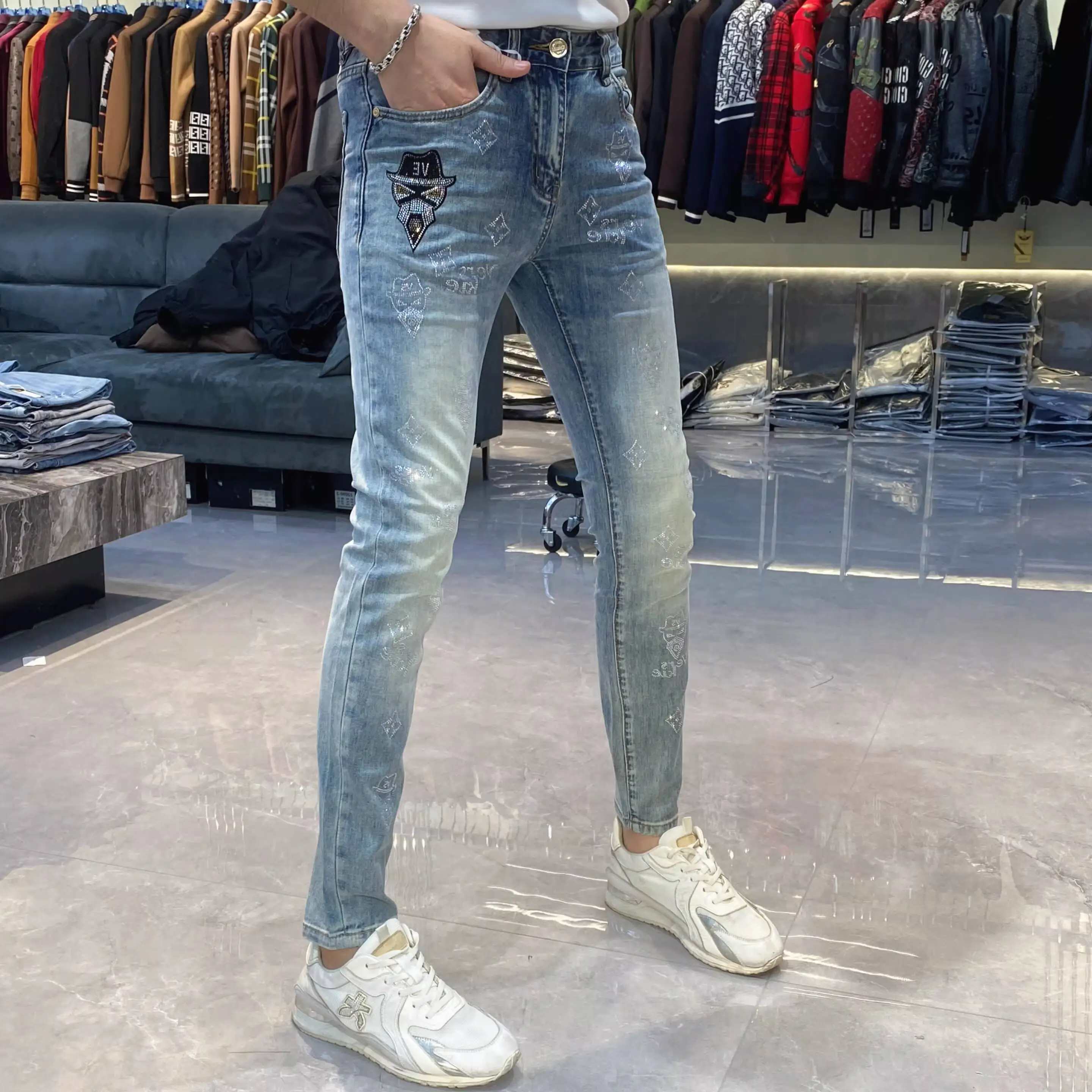 2026 Men's Spring Personality Rhinestone Slim Fit Stretch Jeans Jeans Hombre Skinny Pants Men Jeans Pants Vaqueros Hombre 2026
2026 Men's Spring Personality Rhinestone Slim Fit Stretch Jeans Jeans Hombre Skinny Pants Men Jeans Pants Vaqueros Hombre 2026