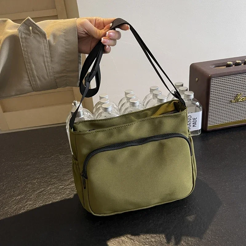 Concise Commute Nylon Zipper Crossbody Bags 2024 Fashion Leisure Solid Color Versatile Large Capacity Women's Shoulder Bags
Concise Commute Nylon Zipper Crossbody Bags 2024 Fashion Leisure Solid Color Versatile Large Capacity Women's Shoulder Bags