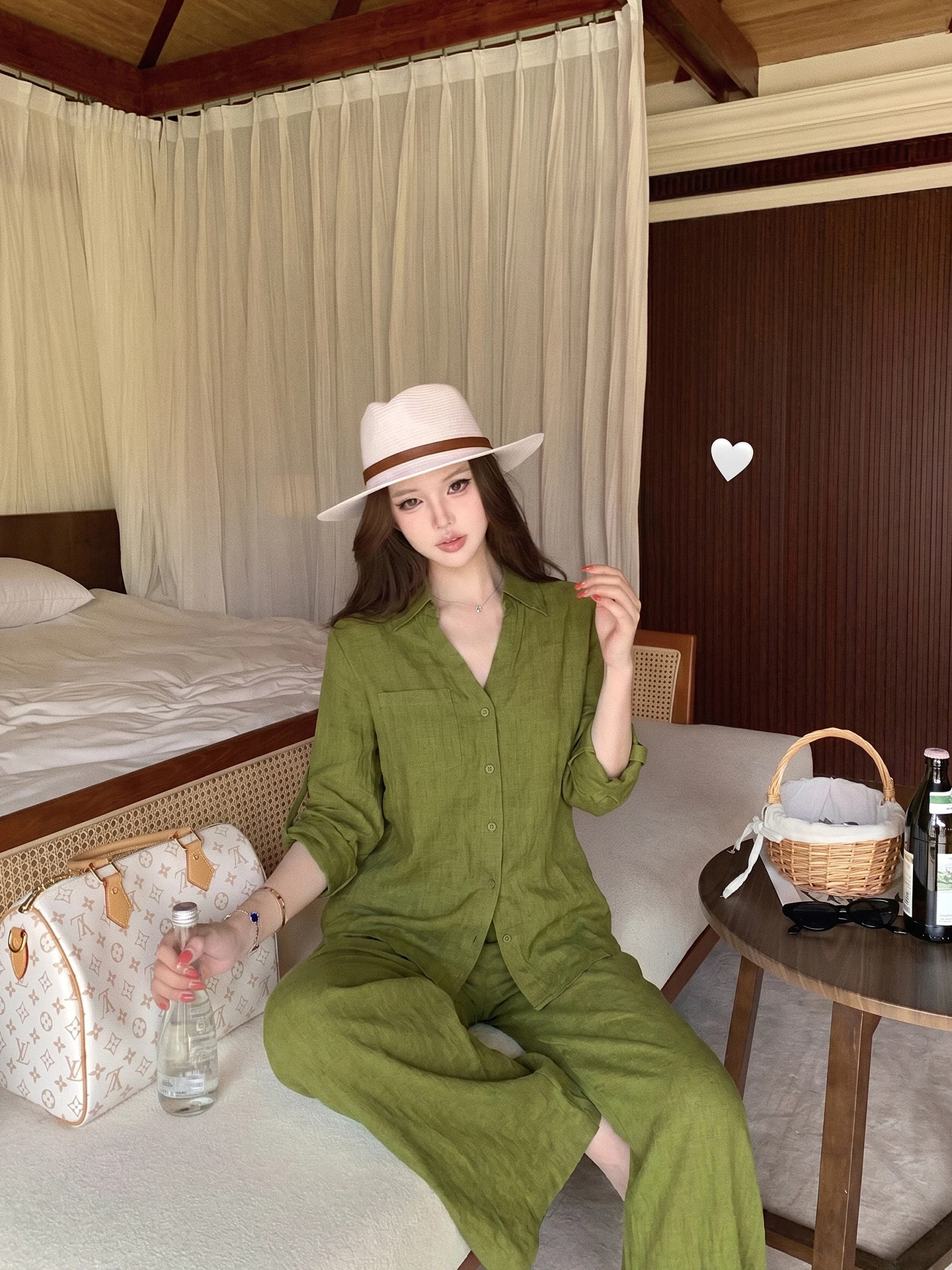 Casual Green Collar Shirt Women's Summer Set Wide Leg Pants Shorts Three Piece Set Fashionable Commute Style Lightweight Brea...
Casual Green Collar Shirt Women's Summer Set Wide Leg Pants Shorts Three Piece Set Fashionable Commute Style Lightweight Brea...