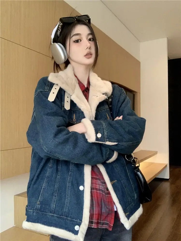 Denim Coat Ggirls Fur Plush Womens Winter Boxy-Fit Gothic Punk Nightclub Party Anti-Odor Quilted Hooded Adjustable Patchwork Y2K
Denim Coat Ggirls Fur Plush Womens Winter Boxy-Fit Gothic Punk Nightclub Party Anti-Odor Quilted Hooded Adjustable Patchwork Y2K