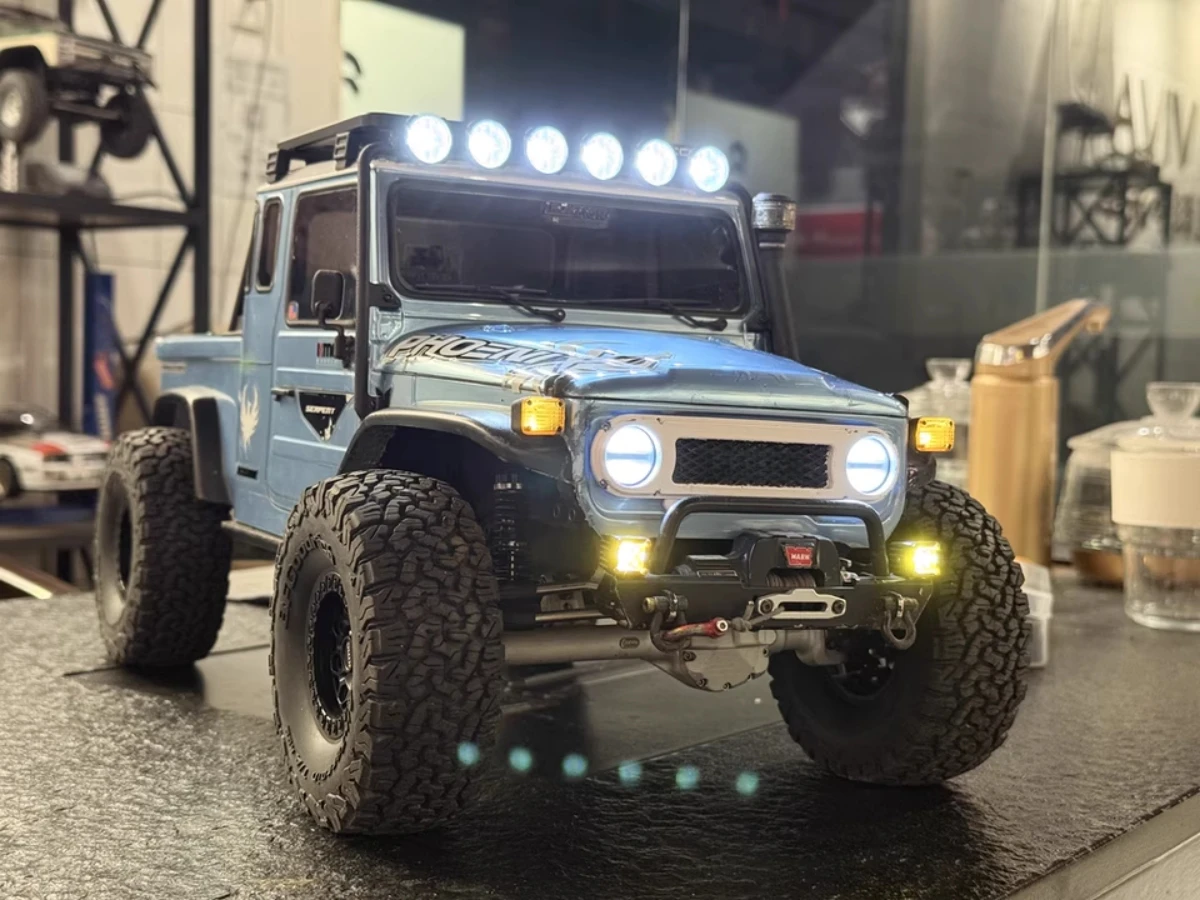 Светильники для крыши автомобиля подходят для аксессуаров VP VS4-10 Phoenix для радиоуправляемых моделей автомобилей масштаба 1/10.
Светильники для крыши автомобиля подходят для аксессуаров VP VS4-10 Phoenix для радиоуправляемых моделей автомобилей масштаба 1/10.