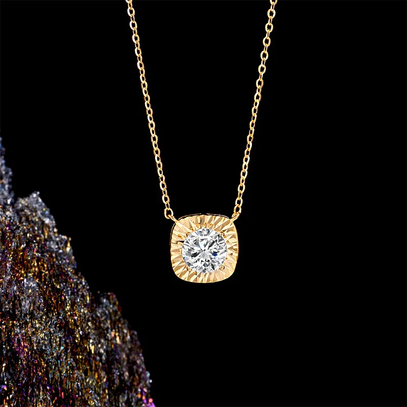 S925 Silver Chain with Round Moissani Diamond, Artistic Retro Temperament Chain, Inlaid, 1 Carat, Light Luxury
S925 Silver Chain with Round Moissani Diamond, Artistic Retro Temperament Chain, Inlaid, 1 Carat, Light Luxury