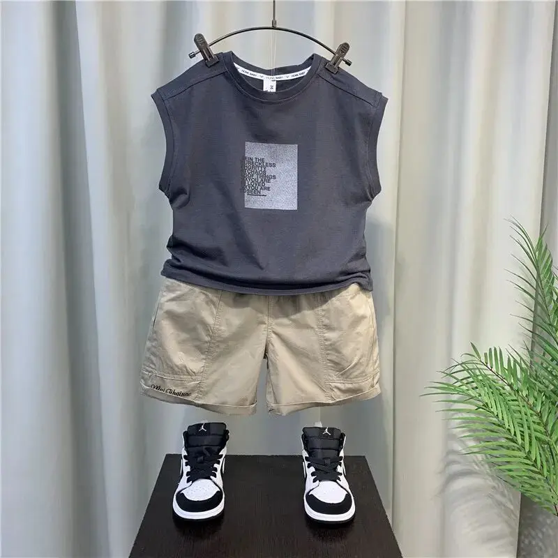 Children's Summer Clothing Set 2023 New Fashionable Boys and Babies Pure Cotton Sleeveless T-shirt Shorts Two Piece Set
Children's Summer Clothing Set 2023 New Fashionable Boys and Babies Pure Cotton Sleeveless T-shirt Shorts Two Piece Set