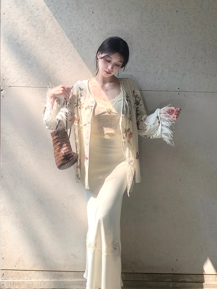 Корейская атласная юбка на день рождения с дизайном Fi Tail в молочно-абрикосовом цвете, белая, с высокой талией, длинная осень-зима, новое поступление
Корейская атласная юбка на день рождения с дизайном Fi Tail в молочно-абрикосовом цвете, белая, с высокой талией, длинная осень-зима, новое поступление