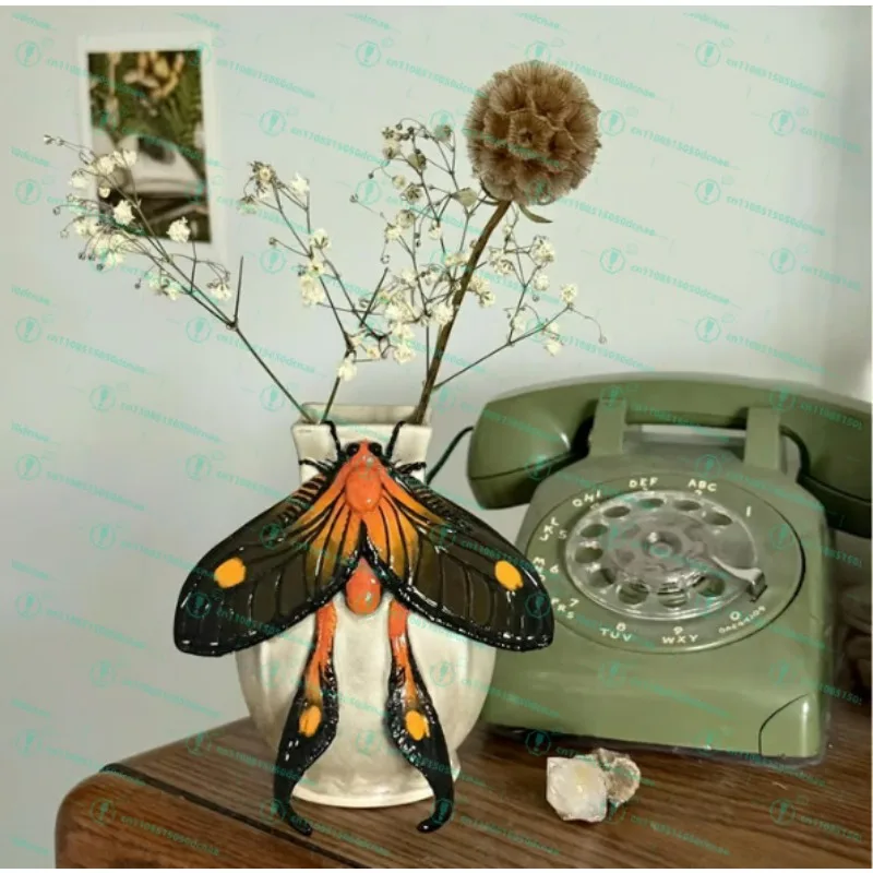 Long-Tailed Burnet Moth Vase
Long-Tailed Burnet Moth Vase
