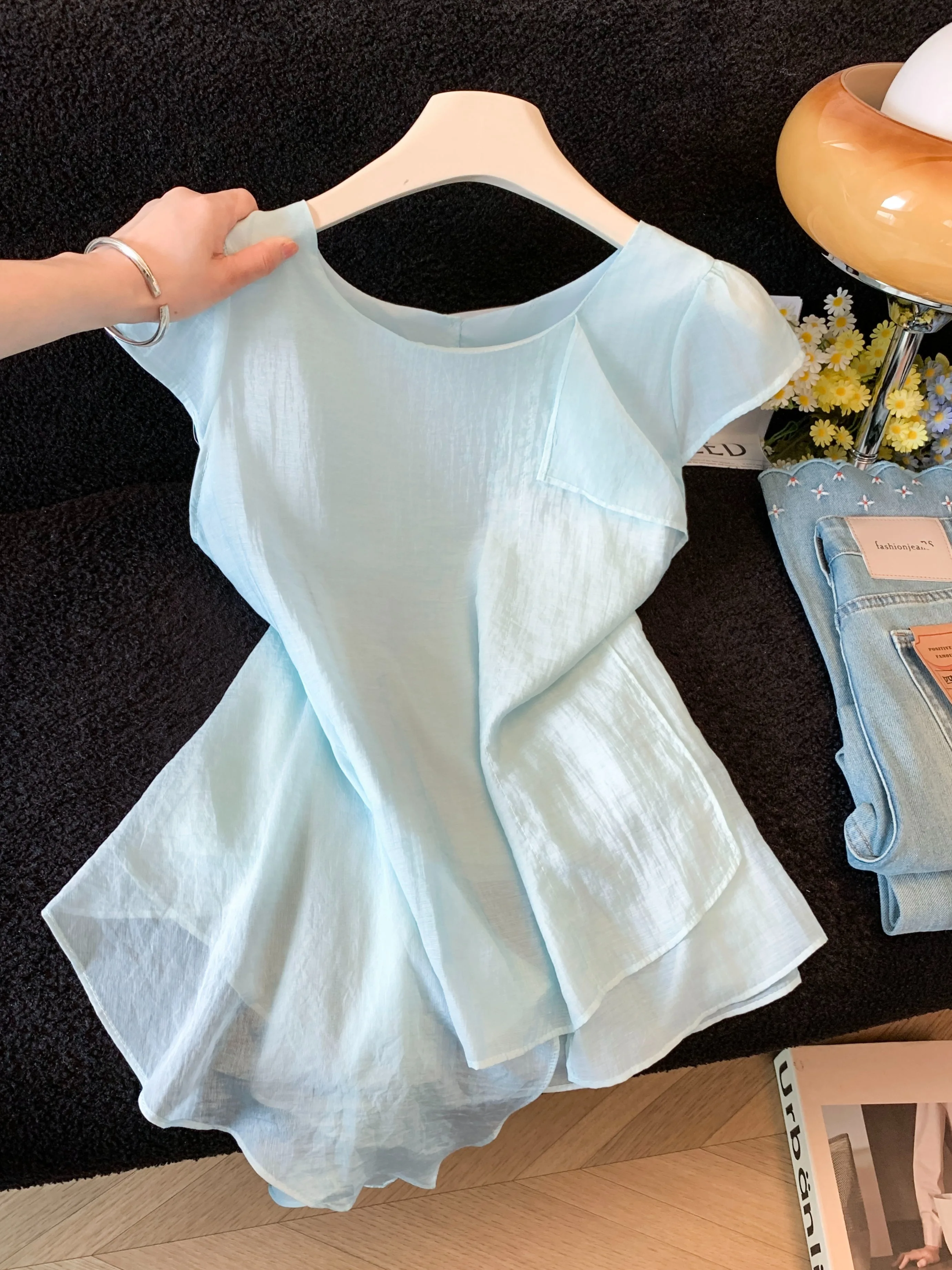 Blue Asymmetrical Hem Chiffon Blouse Women's Summer Luxury Sensation Sleeveless Vest Top Korean Style round Neck Back Button
Blue Asymmetrical Hem Chiffon Blouse Women's Summer Luxury Sensation Sleeveless Vest Top Korean Style round Neck Back Button