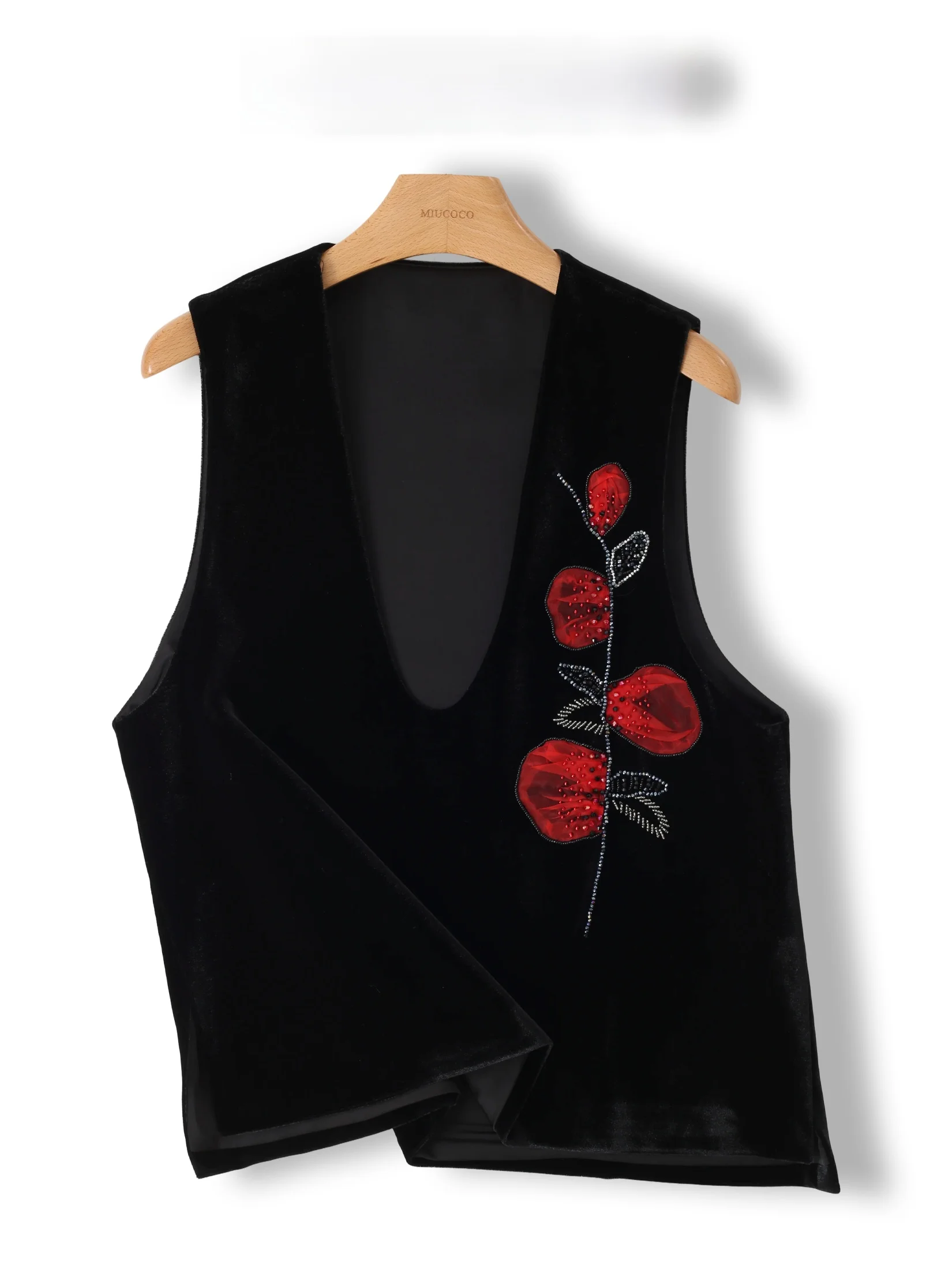 Red Velvet Embroidered Vest Women's Fashionable Handmade Bead Rose Patterned Cabinet Style New Chinese Style Top
Red Velvet Embroidered Vest Women's Fashionable Handmade Bead Rose Patterned Cabinet Style New Chinese Style Top