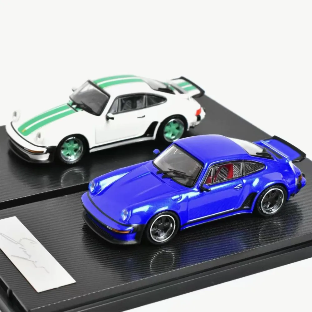 Hobby Fans hf 1:64 Display Singer 930 Souvenir Diecast Model Car
Hobby Fans hf 1:64 Display Singer 930 Souvenir Diecast Model Car