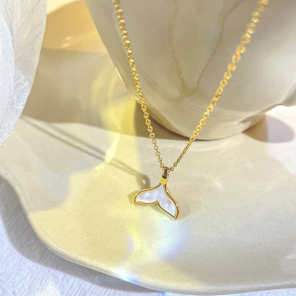 【Titanium Steel】Light luxury, gorgeous temperament, love angel wings necklace, female Internet celebrity, versatile clavicle
【Titanium Steel】Light luxury, gorgeous temperament, love angel wings necklace, female Internet celebrity, versatile clavicle