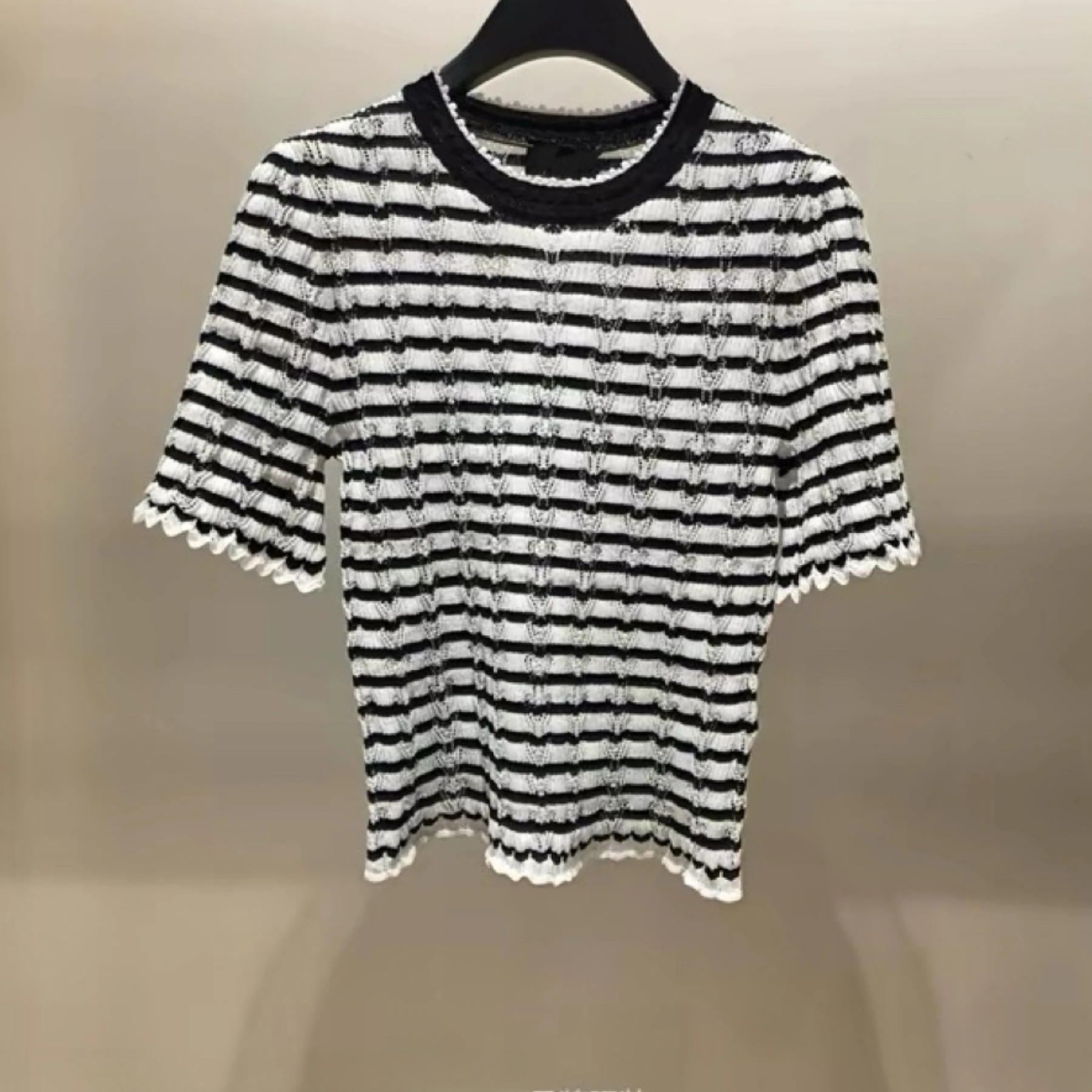 Elegant Lemon Cheese OBZ26 Spring Summer Slimming Hollow out Wave Stripe Versatile Short Sleeve Knitwear Fashionable Commute ...
Elegant Lemon Cheese OBZ26 Spring Summer Slimming Hollow out Wave Stripe Versatile Short Sleeve Knitwear Fashionable Commute ...