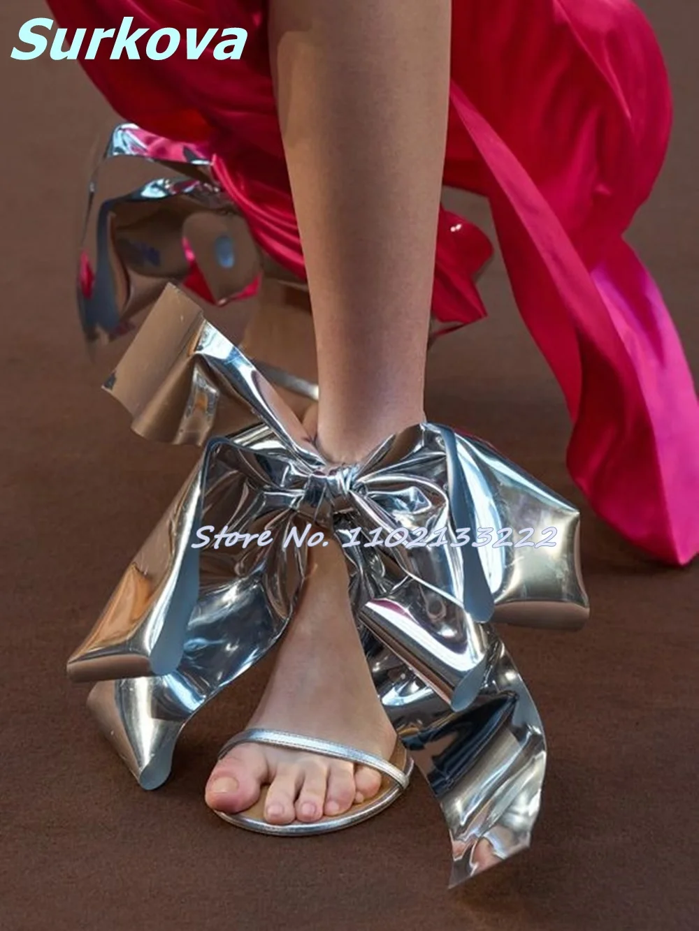 Sliver Butterfly Knot Sandals Open Toe Thin High Heels Buckle Stilettos Newest Fashion Sexy Cool Women Shoes Party Dress Sandals
Sliver Butterfly Knot Sandals Open Toe Thin High Heels Buckle Stilettos Newest Fashion Sexy Cool Women Shoes Party Dress Sandals