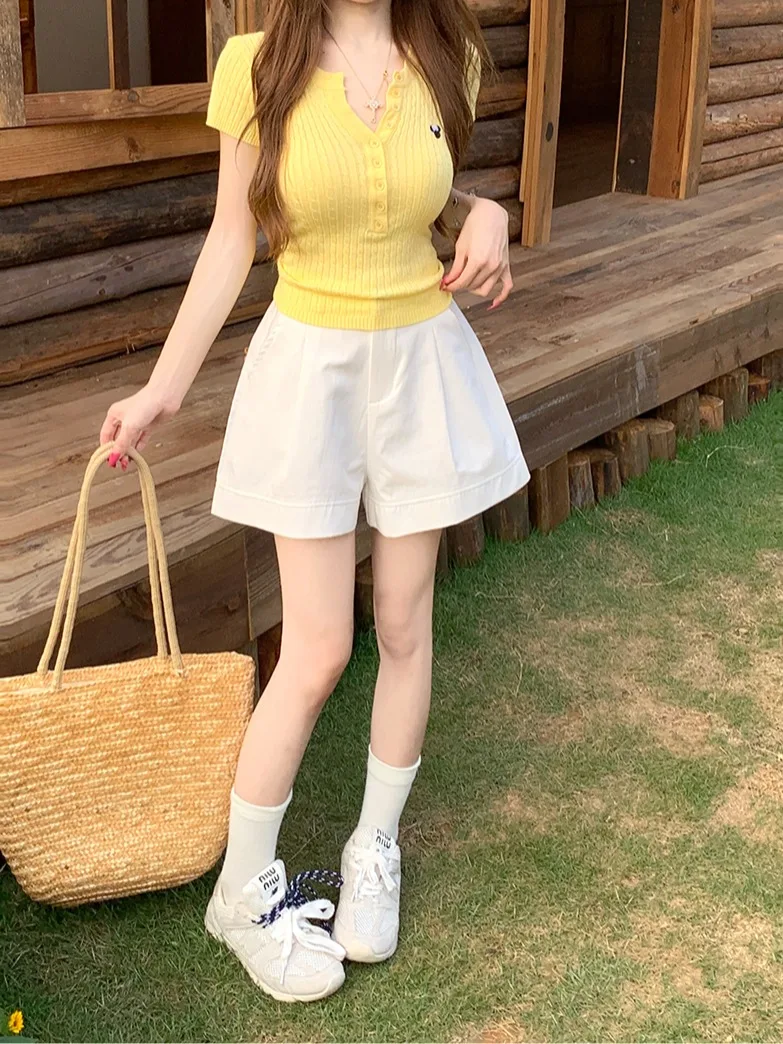 Loose Straight Leg Casual Pants plus Size Lazy Style Korean High Waist Wide Leg Shorts Women's Summer Fashion Comfortable Bre...
Loose Straight Leg Casual Pants plus Size Lazy Style Korean High Waist Wide Leg Shorts Women's Summer Fashion Comfortable Bre...