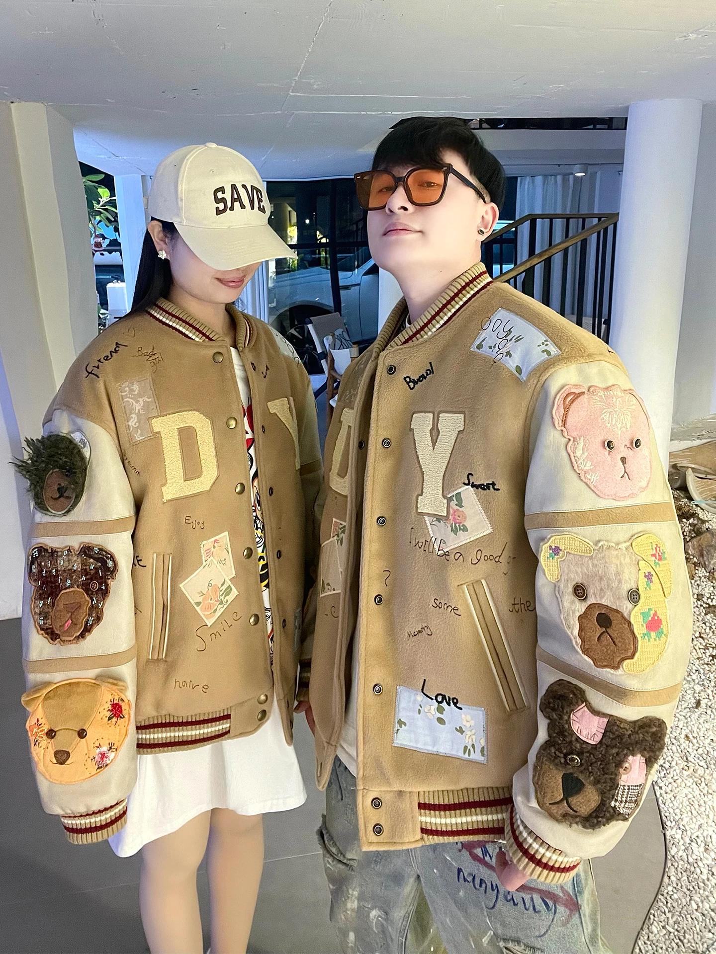 Thiened Embroidered Bear Couple's Jaet American Sle Retro Baseball Cotton Polyester Blend Outerwear for Men And Women
Thiened Embroidered Bear Couple's Jaet American Sle Retro Baseball Cotton Polyester Blend Outerwear for Men And Women