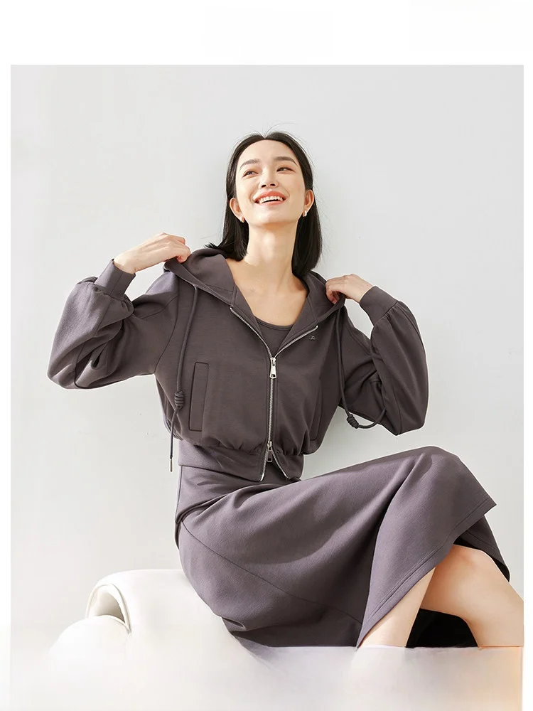 Casual Deep Grey Set Women's Spring 2026 New Hat Short Coat Strap Dress Two-Piece Set Long Sleeve Zipper Closure Fashion Set
Casual Deep Grey Set Women's Spring 2026 New Hat Short Coat Strap Dress Two-Piece Set Long Sleeve Zipper Closure Fashion Set