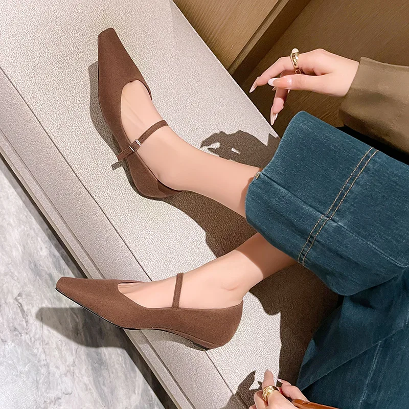 Arden Furtado 2025 Spring woolen fabric Mary Jane flats square toe word-cingulate Low heel commute large size Single shoe
Arden Furtado 2025 Spring woolen fabric Mary Jane flats square toe word-cingulate Low heel commute large size Single shoe