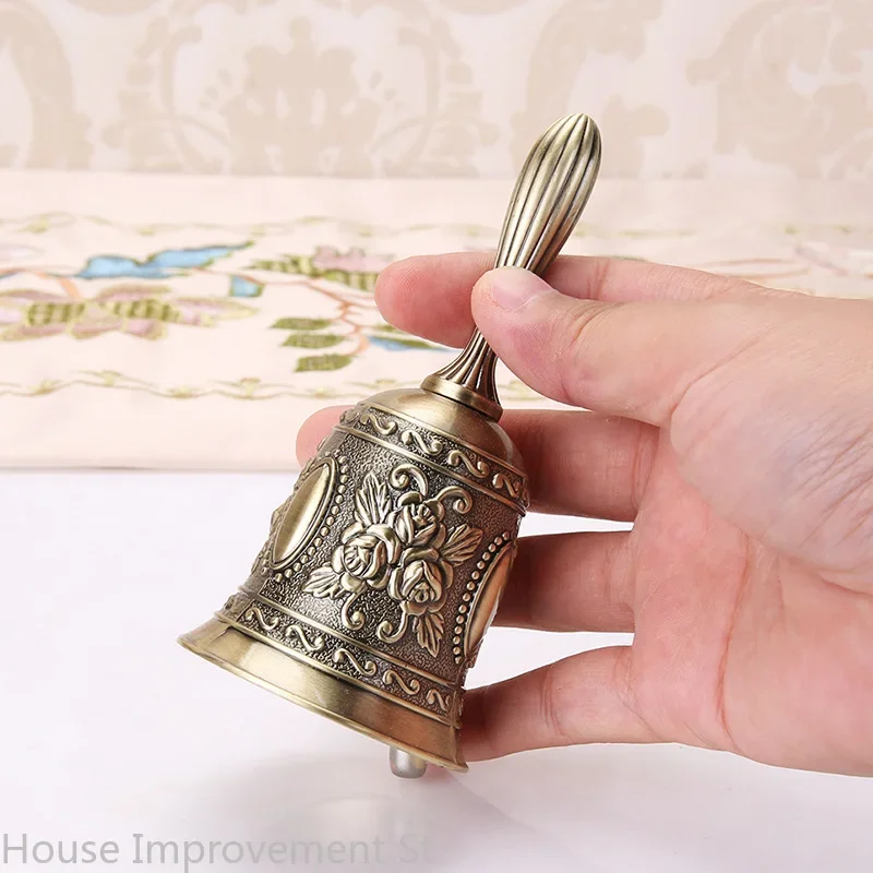 Vintage European Hand Bell Call Bell Retro Metal Wedding Bell Pet Training Bells for School Christmas Hand Bells for Seniors
Vintage European Hand Bell Call Bell Retro Metal Wedding Bell Pet Training Bells for School Christmas Hand Bells for Seniors