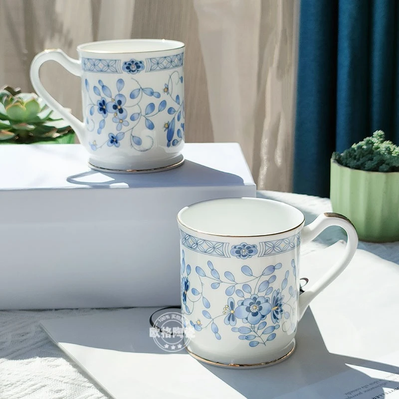 Синяя и белая винтажная японская кружка из костяного фарфора, традиционная эстетика для домашнего и офисного использования
Синяя и белая винтажная японская кружка из костяного фарфора, традиционная эстетика для домашнего и офисного использования