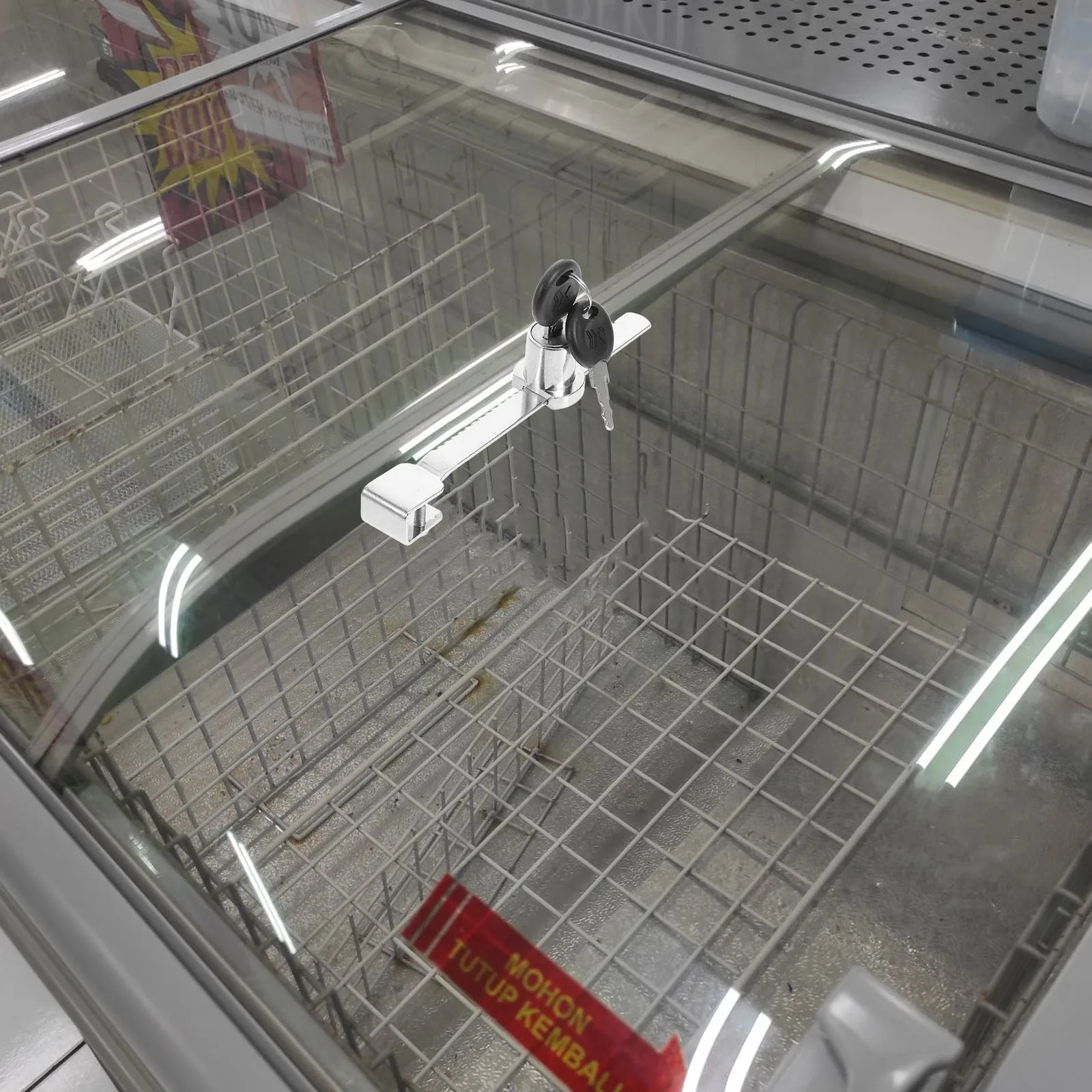Fridge Freezer Lock Glass Door Ratchet Key Silver Sliding Window Mechanical Drawer Cabinet Display Case Longevity
Fridge Freezer Lock Glass Door Ratchet Key Silver Sliding Window Mechanical Drawer Cabinet Display Case Longevity