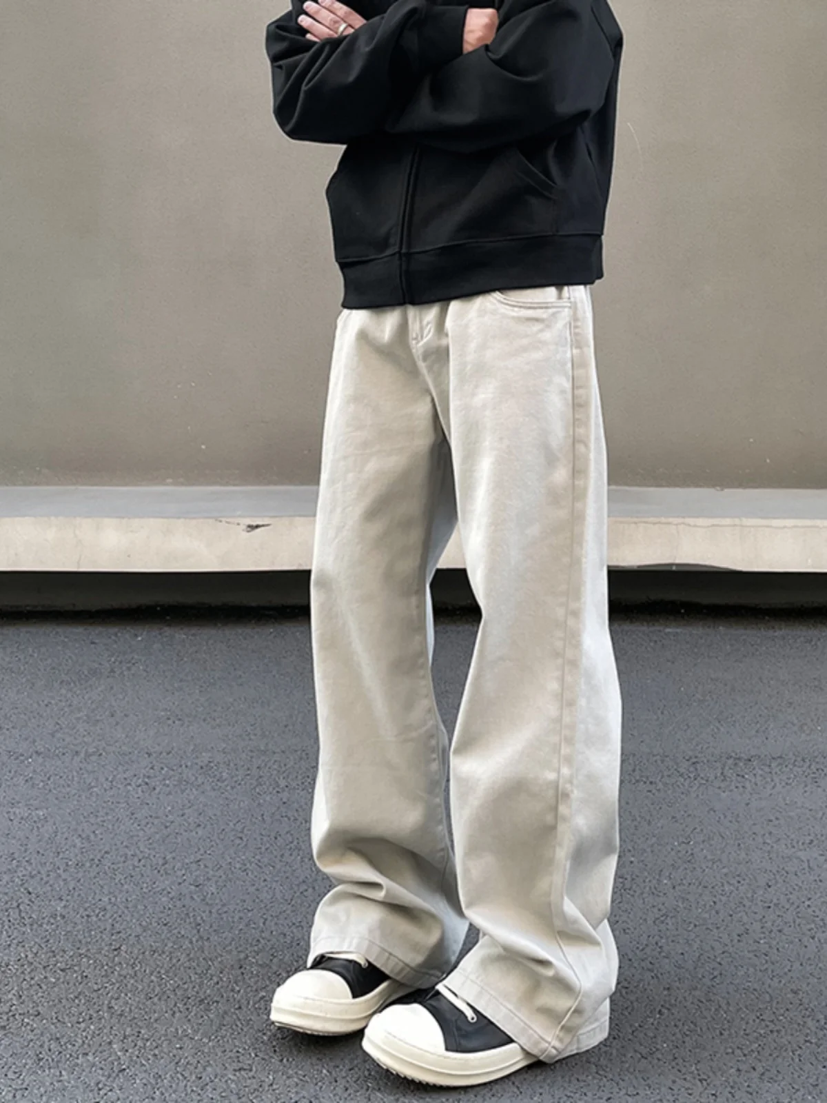 Мужские джинсы в стиле ретро-американский хай-стрит, с эффектом выцветания, модные, широкие, прямого кроя, стройнящие, стильные брюки
Мужские джинсы в стиле ретро-американский хай-стрит, с эффектом выцветания, модные, широкие, прямого кроя, стройнящие, стильные брюки