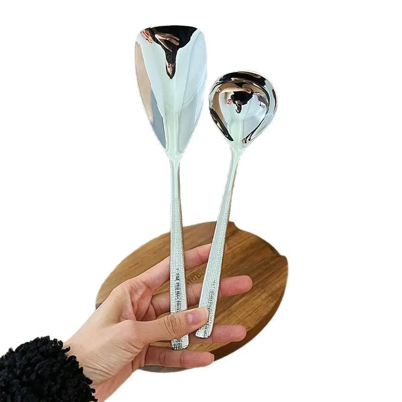 household stainless steel food grade, the spoon is shared in large size, and the soup is deepened to drink the spoon.
household stainless steel food grade, the spoon is shared in large size, and the soup is deepened to drink the spoon.