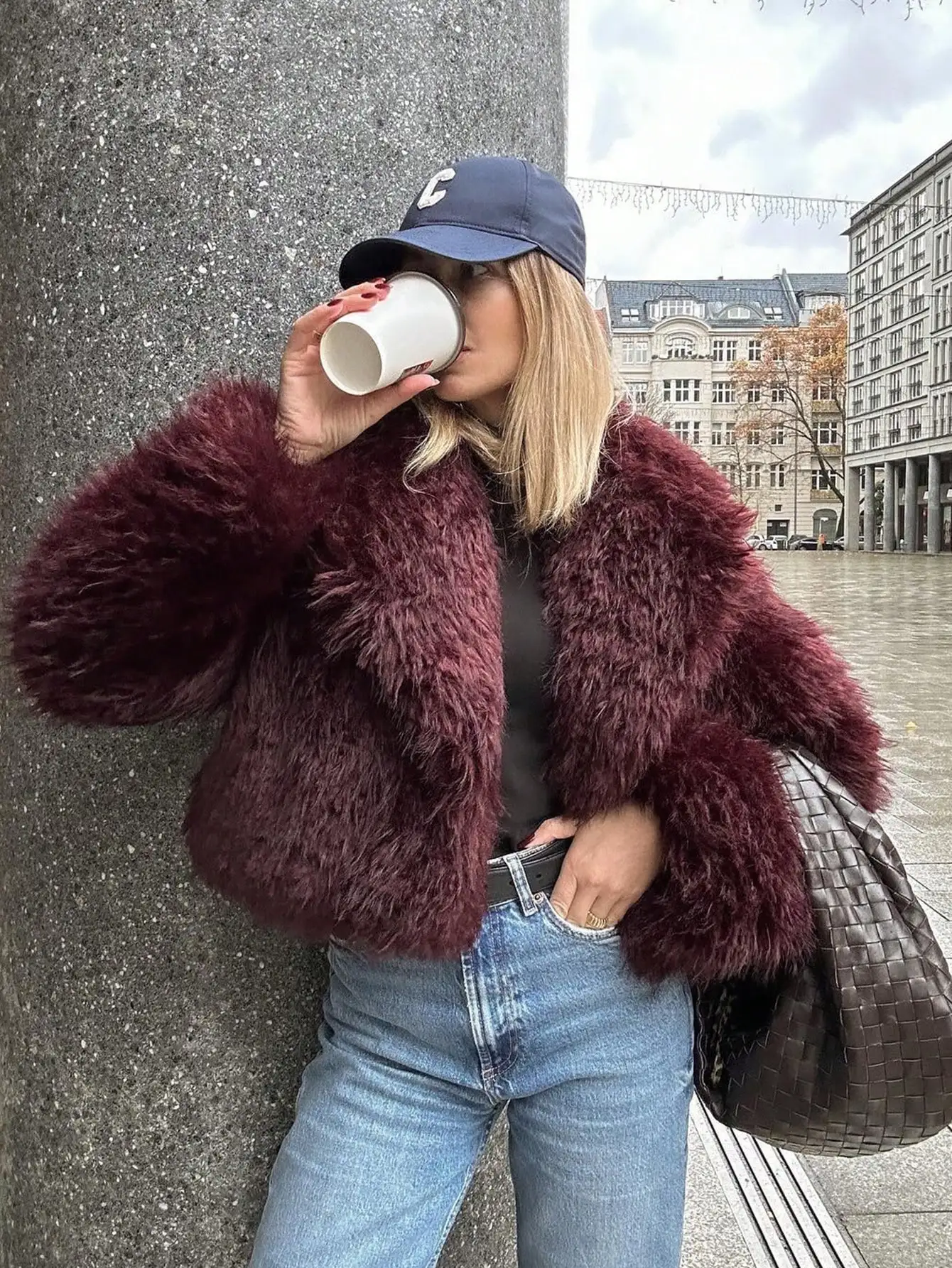 HH женское зимнее уличное модное укороченное пальто с меховым эффектом и лацканами на скрытых пуговицах, однотонная винтажная теплая верхняя одежда с длинными рукавами
HH женское зимнее уличное модное укороченное пальто с меховым эффектом и лацканами на скрытых пуговицах, однотонная винтажная теплая верхняя одежда с длинными рукавами