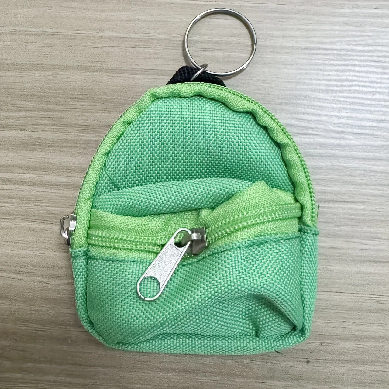 1pc Cute Mini Backpack Keychain Wallet, Zipper Small Coin Purse, Portable Doll Accessories Key Ring, Gifts & Decoration
1pc Cute Mini Backpack Keychain Wallet, Zipper Small Coin Purse, Portable Doll Accessories Key Ring, Gifts & Decoration