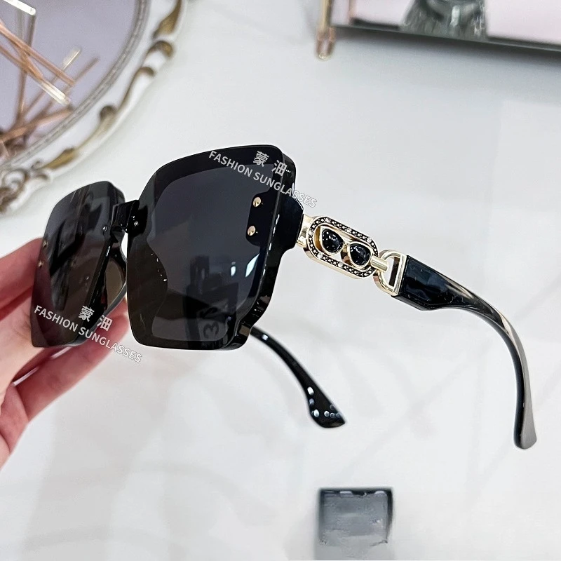 2025 Polarized Sunglasses UV400 HD, Driving Fashion Unisex Anti-Glare Lightweight Chic for Outdoor Travel
2025 Polarized Sunglasses UV400 HD, Driving Fashion Unisex Anti-Glare Lightweight Chic for Outdoor Travel