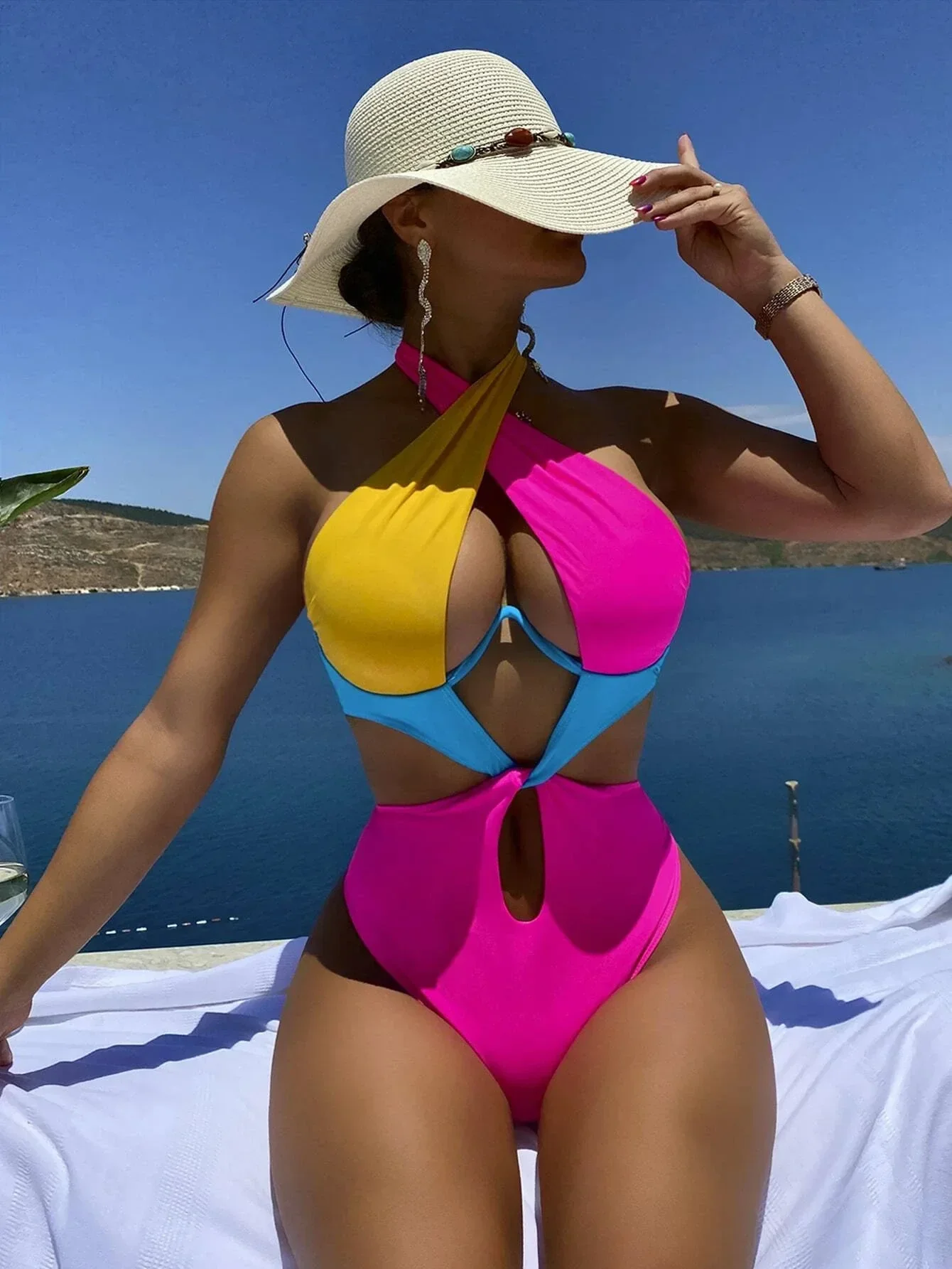 Sexy Constrast Color Swimwear Women Halter Cross Underwire Cut Out One Piece Swimsuit Bathing Suit Hot Pink Patchwork Bikini
Sexy Constrast Color Swimwear Women Halter Cross Underwire Cut Out One Piece Swimsuit Bathing Suit Hot Pink Patchwork Bikini