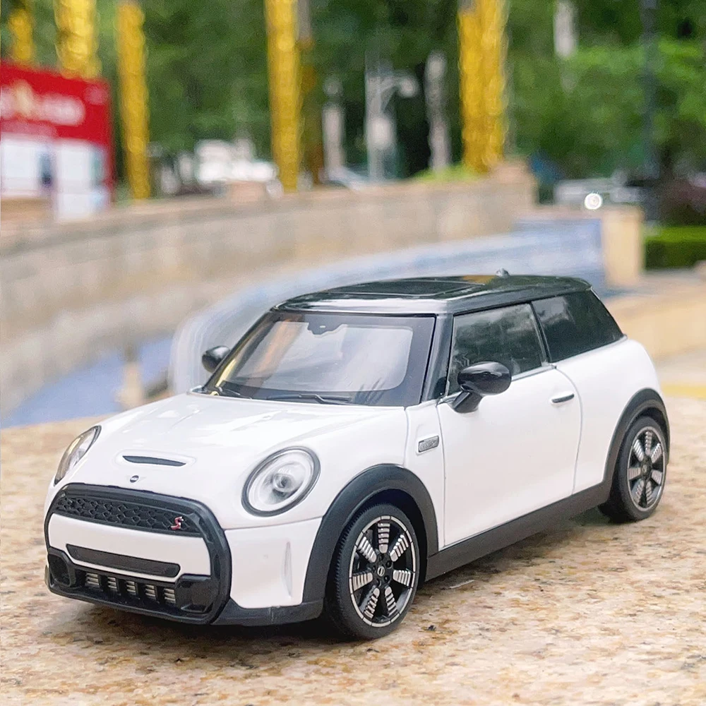 1:24 Scale Mini Cooper S X5M Car Model Alloy Diecast Toys Doors Opened Front Wheel Steering Rubber Tire Vehice Collectors' Gifts
1:24 Scale Mini Cooper S X5M Car Model Alloy Diecast Toys Doors Opened Front Wheel Steering Rubber Tire Vehice Collectors' Gifts