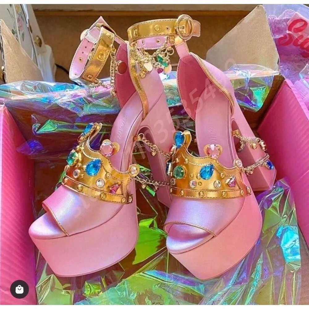 Crystal Bling Chain Women's Sandals 2025 Summer New Platform Open Thick High Heel Wedding Shoes Fashion Princess Party Sandals
Crystal Bling Chain Women's Sandals 2025 Summer New Platform Open Thick High Heel Wedding Shoes Fashion Princess Party Sandals