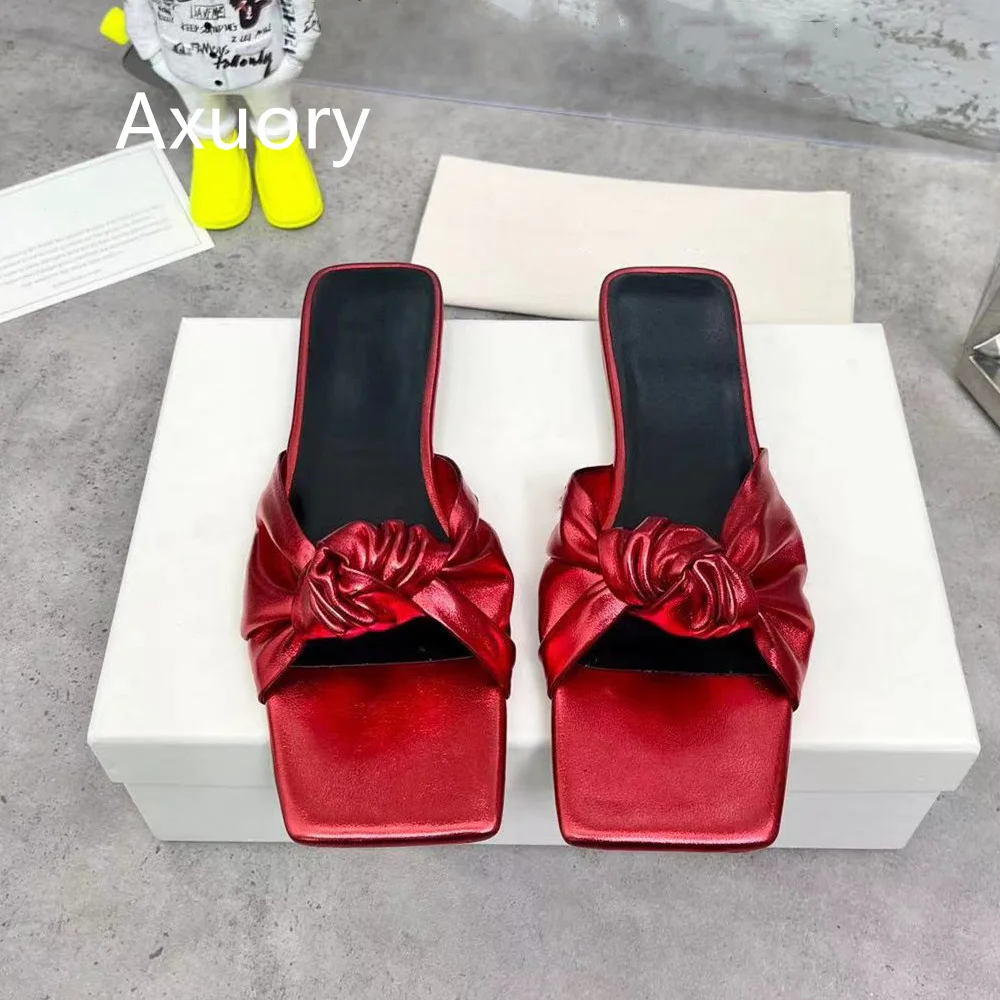 2023 Women's Thick Heeled Slippers Solid Color High Quality Genuine Leather Fashion Slides Beach Outdoor Ladies Shoes Sexy
2023 Women's Thick Heeled Slippers Solid Color High Quality Genuine Leather Fashion Slides Beach Outdoor Ladies Shoes Sexy