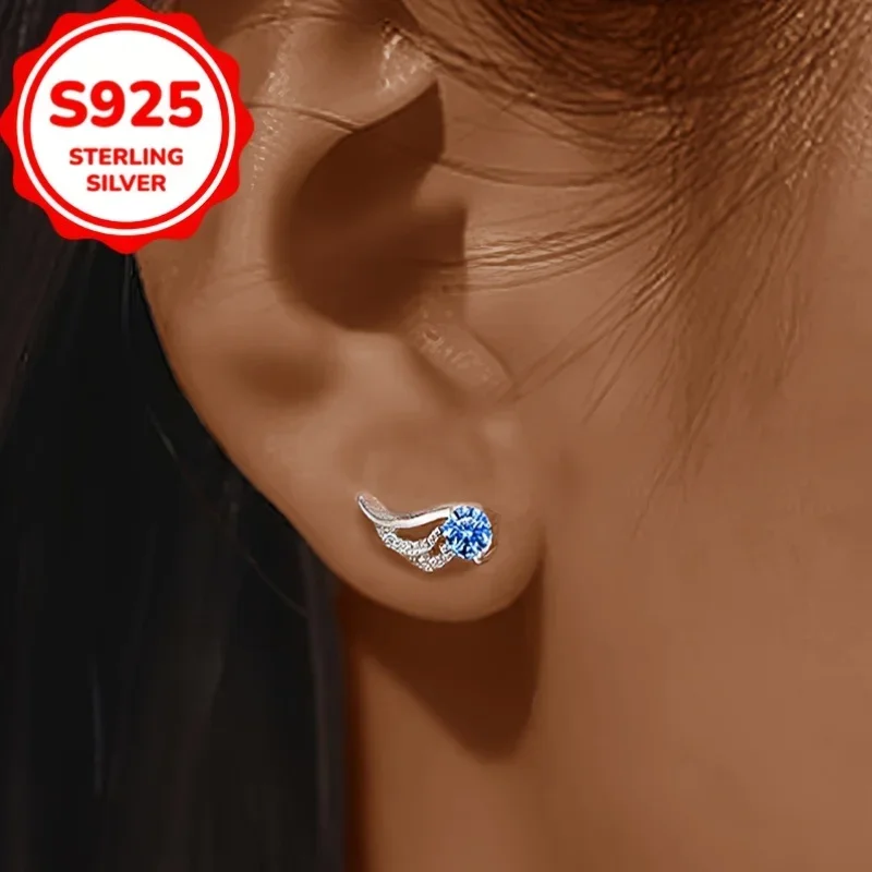 1 pair of S925 silver romantic small wing earrings, unique and mysterious, anti allergic, suitable for women's daily wear
1 pair of S925 silver romantic small wing earrings, unique and mysterious, anti allergic, suitable for women's daily wear