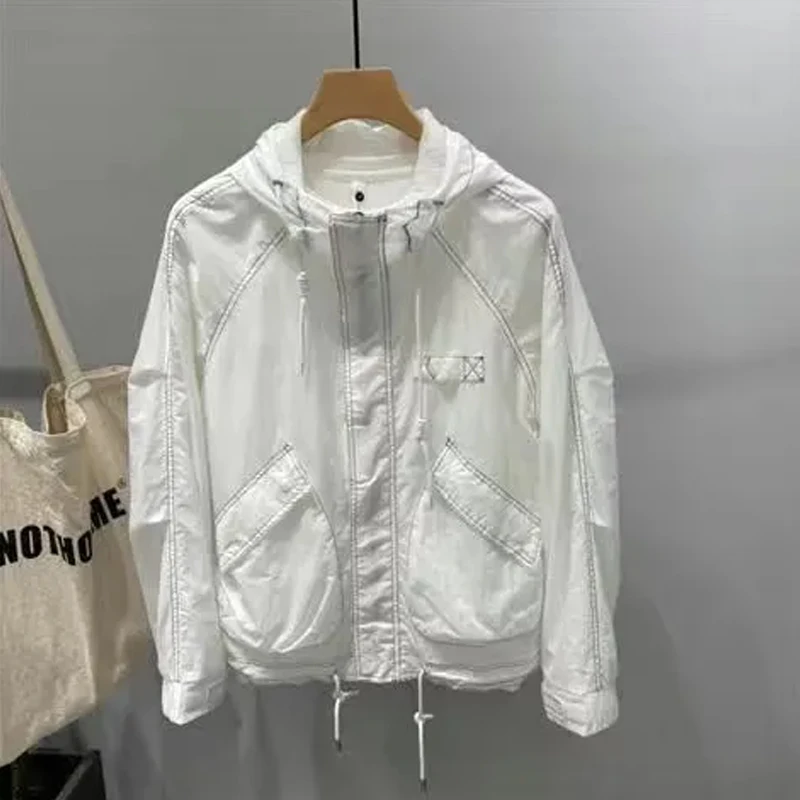 Новая летняя повседневная мужская куртка с капюшоном, модная свободная строчка, солнцезащитная спецодежда, тонкая верхняя одежда, длинная све
Новая летняя повседневная мужская куртка с капюшоном, модная свободная строчка, солнцезащитная спецодежда, тонкая верхняя одежда, длинная све