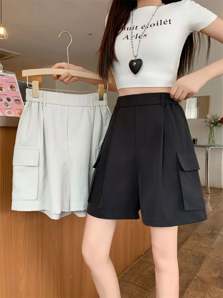 Summer new loose American style quick drying high waisted cargo shorts women A-line wide leg casual sports five quarter pants
Summer new loose American style quick drying high waisted cargo shorts women A-line wide leg casual sports five quarter pants